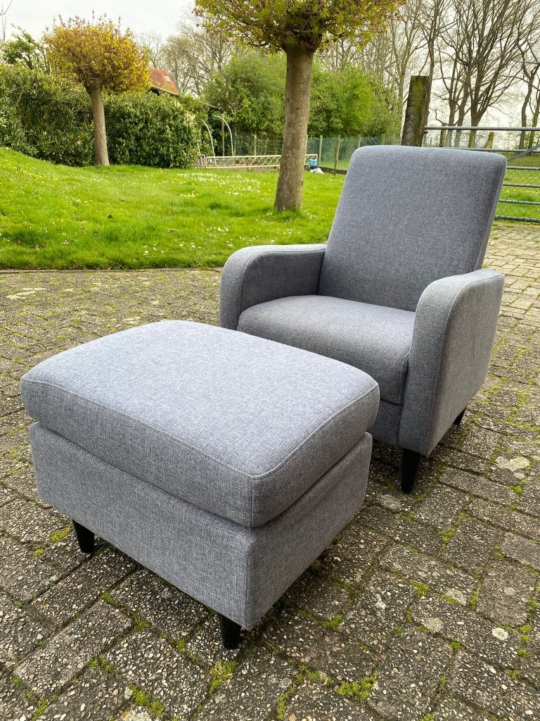 Fauteuil / stoel inclusief voetenbank / poef in stof, Gebruikt, 50 tot 75 cm, Ophalen of Verzenden, 50 tot 75 cm