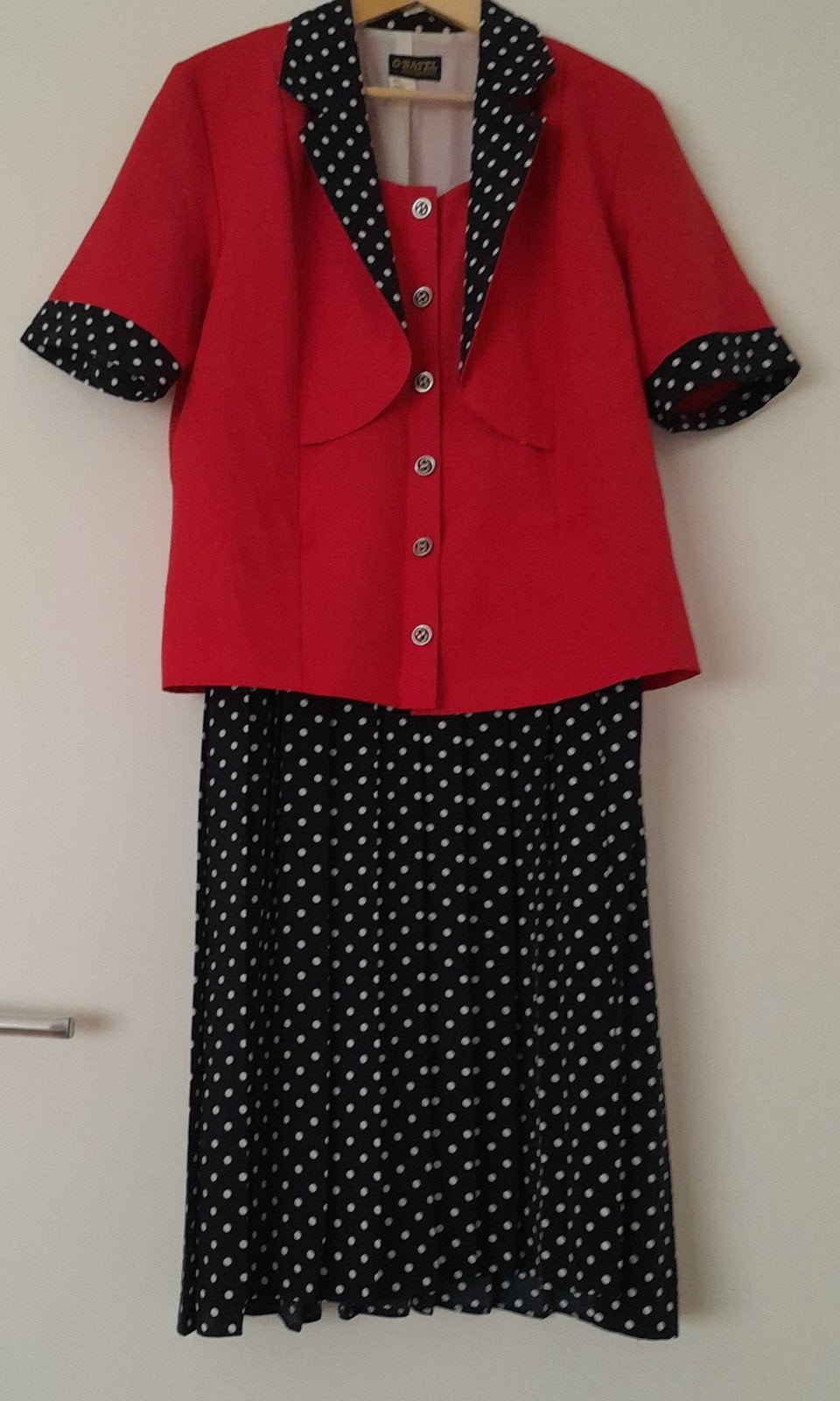 Dames jurk maat 44, rood met stippen, Maat 42/44 (L), Ophalen of Verzenden, Knielengte, Gedragen