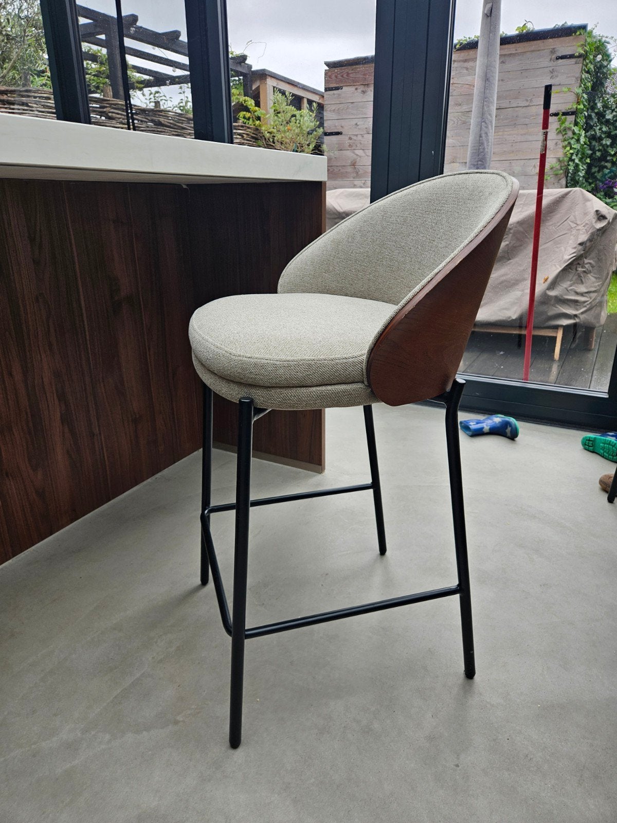 Nieuwe Kave Home Eamy barkruk - Ongebruikt in verpakking, 60 tot 90 cm, Nieuw, Ophalen of Verzenden, 1 kruk