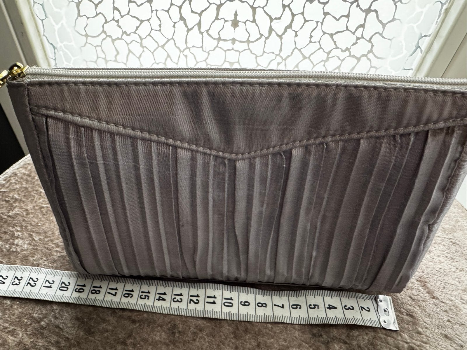 Nieuw Bvlgari toilettasje/make-up tasje, Ophalen of Verzenden, Nieuw, Grijs, Dame