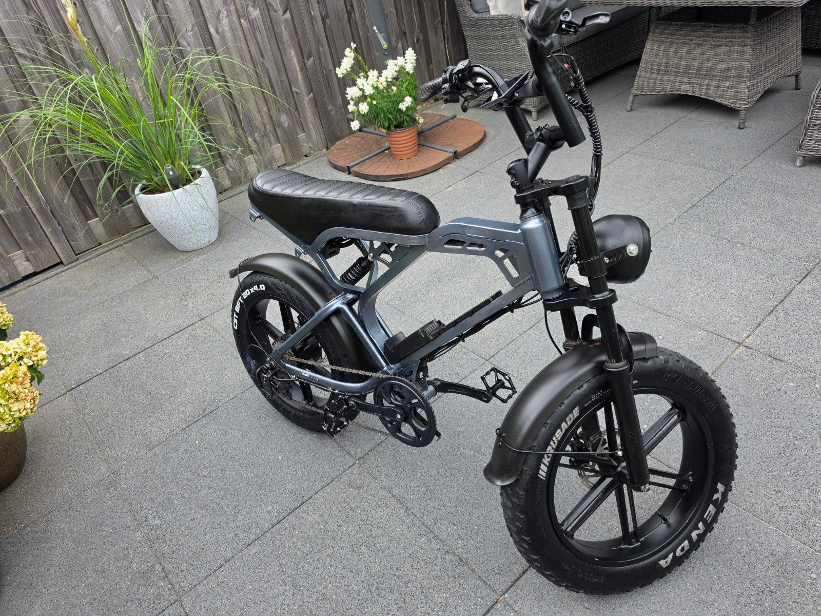 Fatbike V20 Pro - net 1 jaar oud zeldzame kleur metallic gri, Fietsen en Brommers, Elektrische fietsen, Zo goed als nieuw, 59 cm of meer