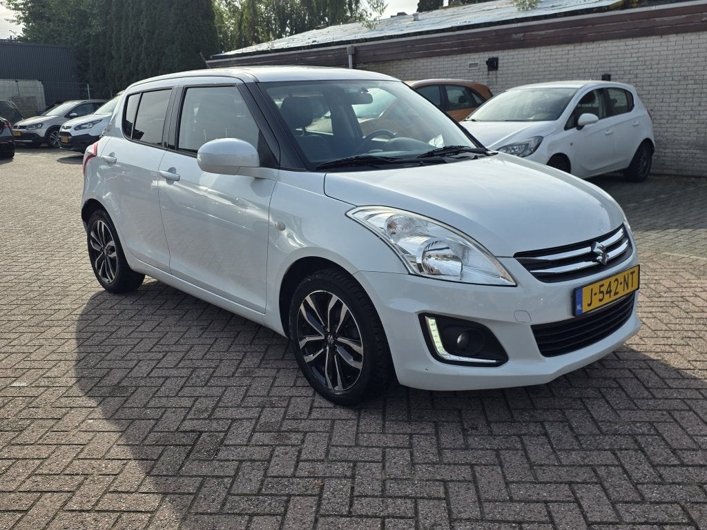 Suzuki Swift 1.2 Bns Ed. EASSS, navi aur camera, airco, stoe, Auto's, Voorwielaandrijving, 94 pk, Gebruikt, 4 cilinders