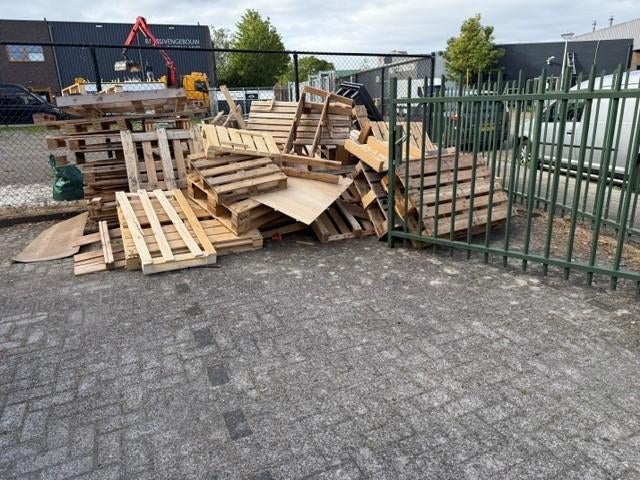 Gratis af te halen Pallets / pallethout, Ophalen, Gebruikt, 50 mm of meer, Pallet