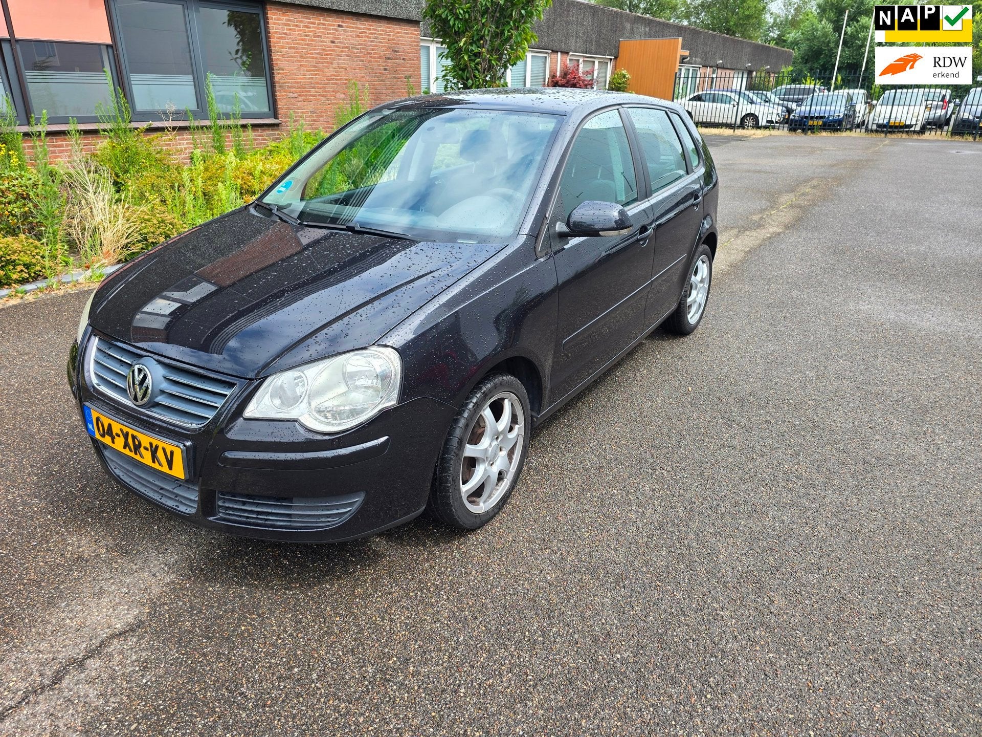 Volkswagen Polo 1.4-16V Optive Airco boekjes nap, Auto's, Voorwielaandrijving, 4 cilinders, Zwart, Bedrijf