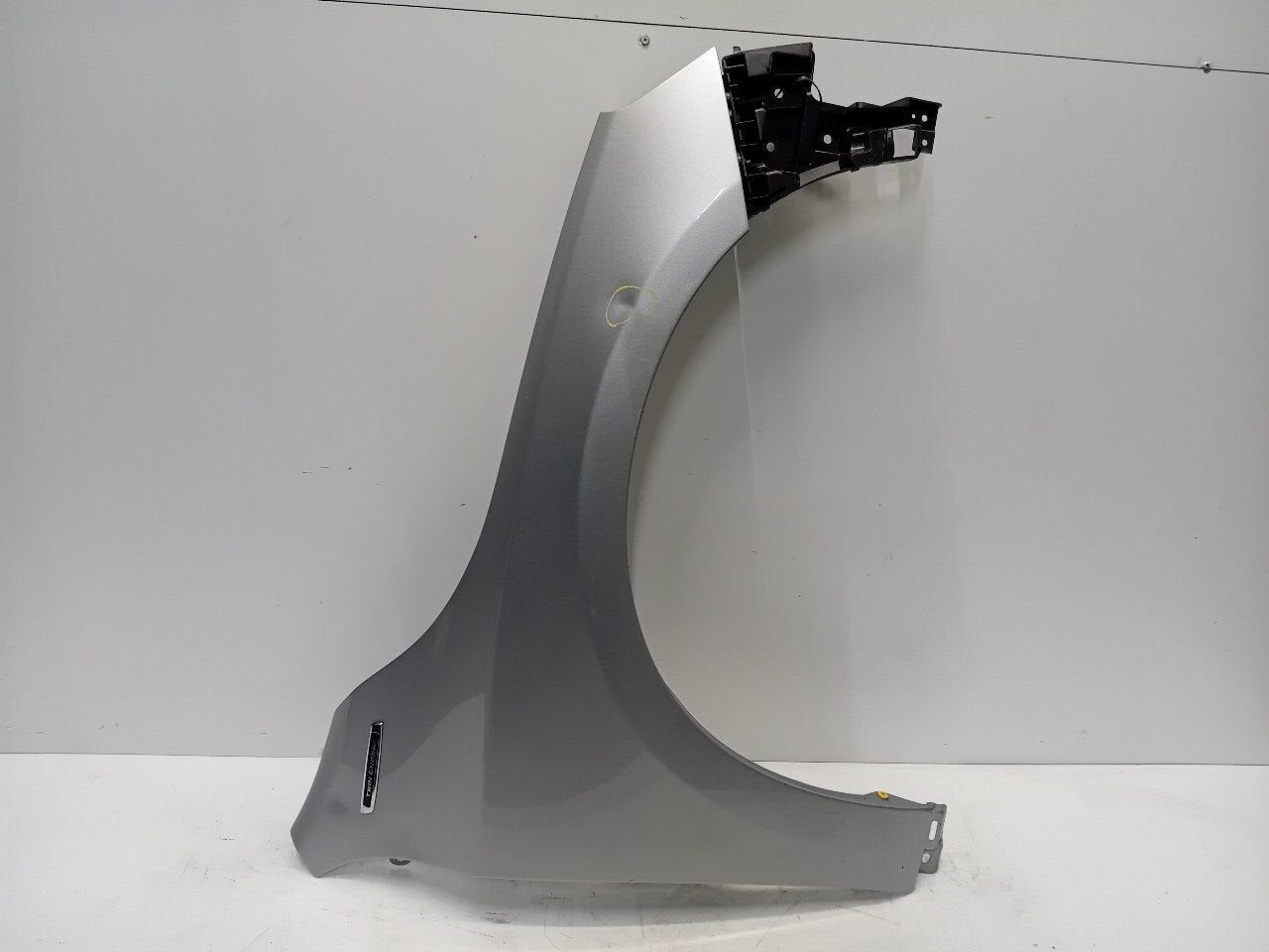 Spatbord rechts voor Volvo V60, Auto-onderdelen, Onderdelen@venauto.nl, Van der Ven Autorecycling B.V., Gebruikt, Ettenseweg 76, 4706 PB Roosendaal, The Netherlands