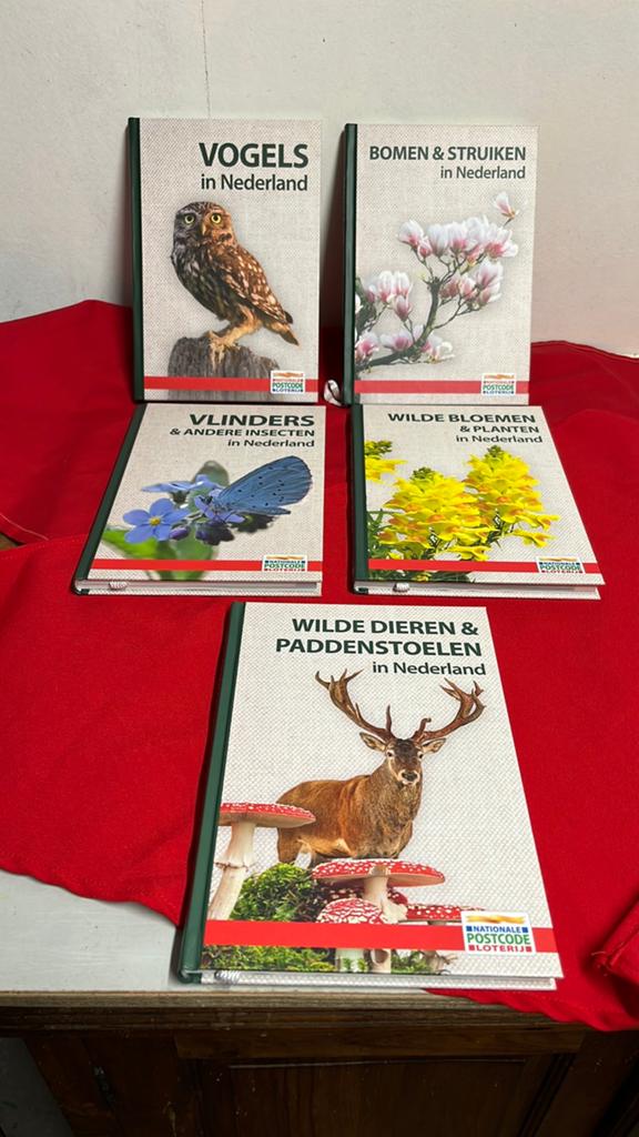 5 Boeken Vlinders - Bomen en struiken - wilde bloemen, Boeken, Ophalen of Verzenden, Zo goed als nieuw
