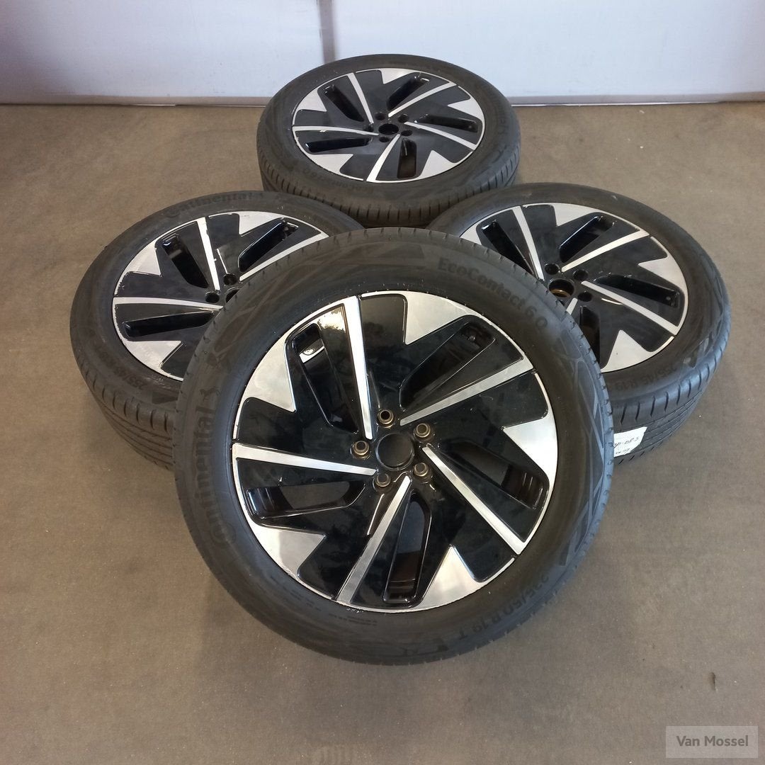 VW ID7 Continental Eco Contact 6Q 235/50/R19 - 255/45/R19 99, 19 inch, Gebruikt, 255 mm, -