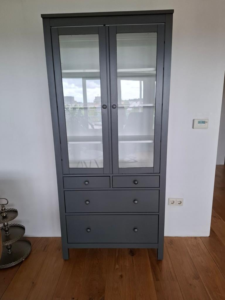 Servieskast/vitrinekast, Huis en Inrichting, Kasten | Vitrinekasten, Ophalen, Gebruikt, Met deur(en), 50 tot 100 cm