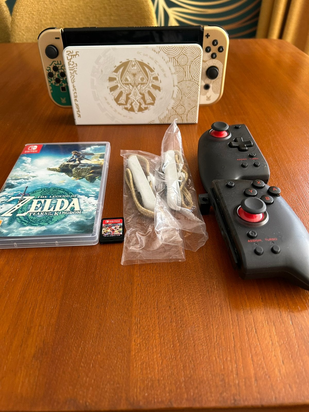 Nintendo Switch Oled, Met games, Met 2 controllers, Zo goed als nieuw, Switch OLED