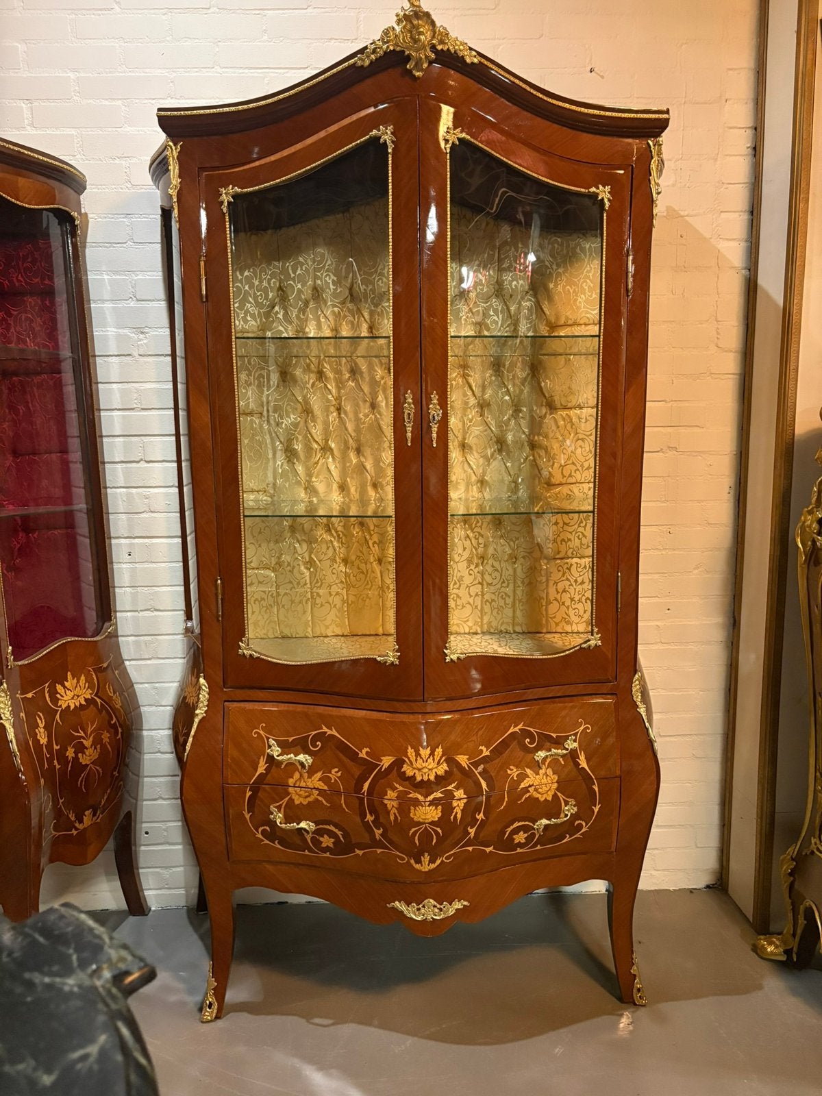 Barok vitrine, Ophalen of Verzenden