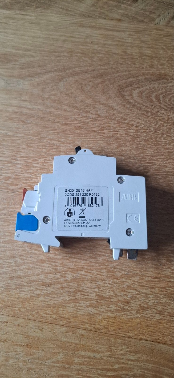 2 x ABB SN201SB16 HAF installatieautomaat, Ophalen of Verzenden, Gebruikt, ABB, Aardlekautomaat