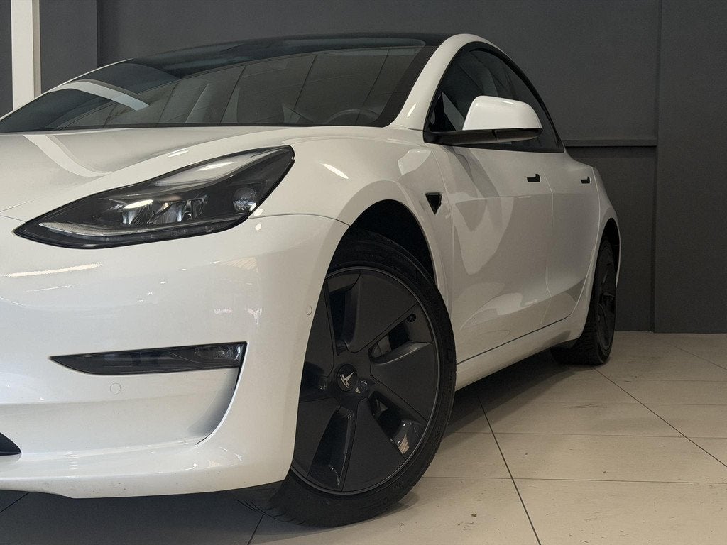 Tesla Model 3 Long Range AWD 75 kWh | Autopilot | Trekhaak |, Auto's, Tesla, Automaat, Stof, Gebruikt, Wit