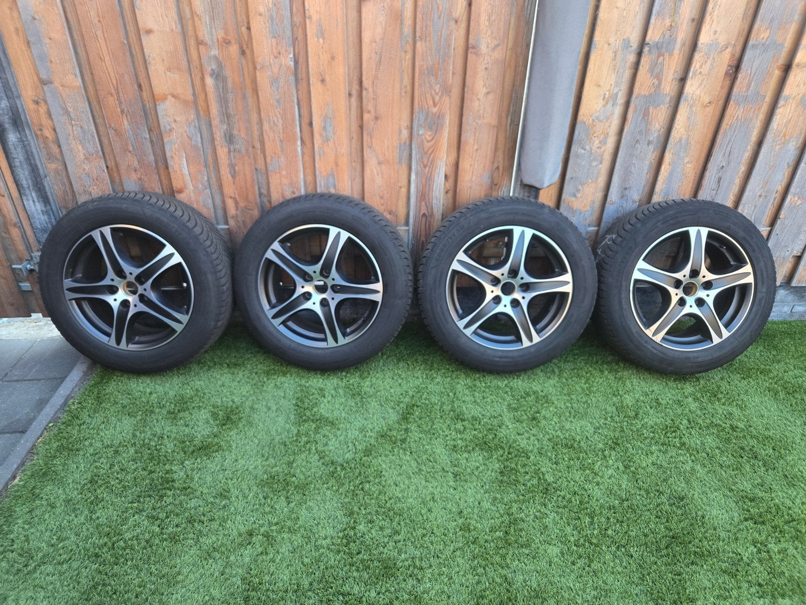 Volkswagen 17 inch lichtmetalen velgen met Winterbanden, Ophalen, Banden en Velgen, 17 inch, Winterbanden