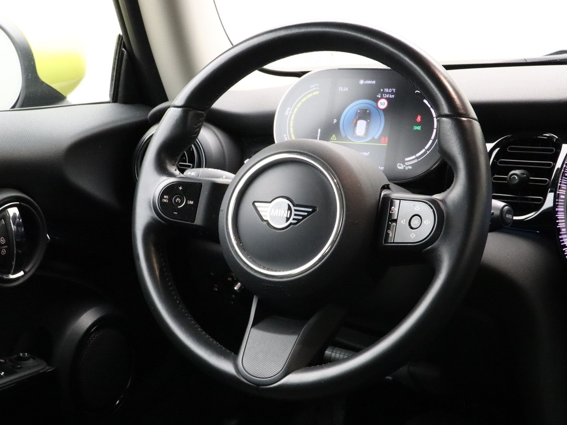 MINI Electric 3-deurs Classic (bj 2022, automaat), Dealer onderhouden, Met garantie (alle), Leder en Stof, Mini Electric