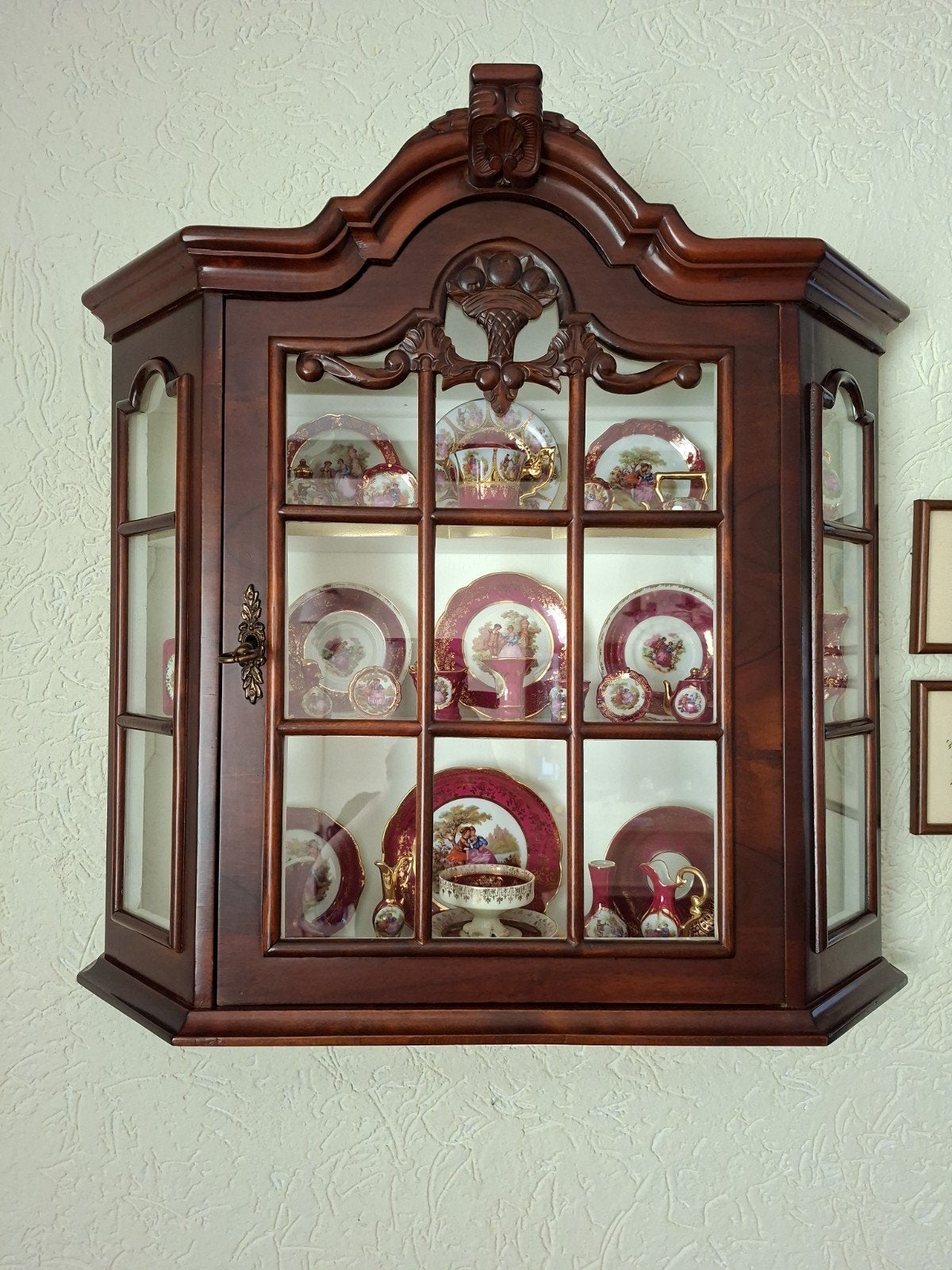 Wandvitrinekast, Ophalen, Glas, 50 tot 100 cm, Minder dan 25 cm