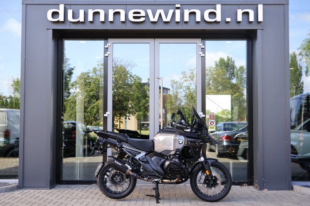Bmw R1300 GS Adventure TRIPPLE BLACK *CUSTOM*FULL AKRAPOVIC*, Bedrijf, Toermotor, Bayerische Motoren Werke AG, Petuelring 130, 80788 München, Germany