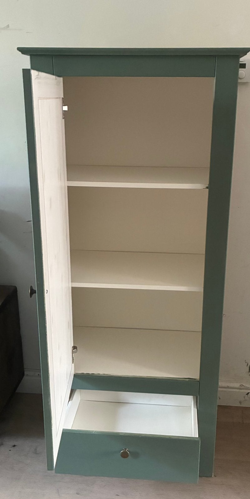 Foto 5 van Kast / kledingkast / servieskast
