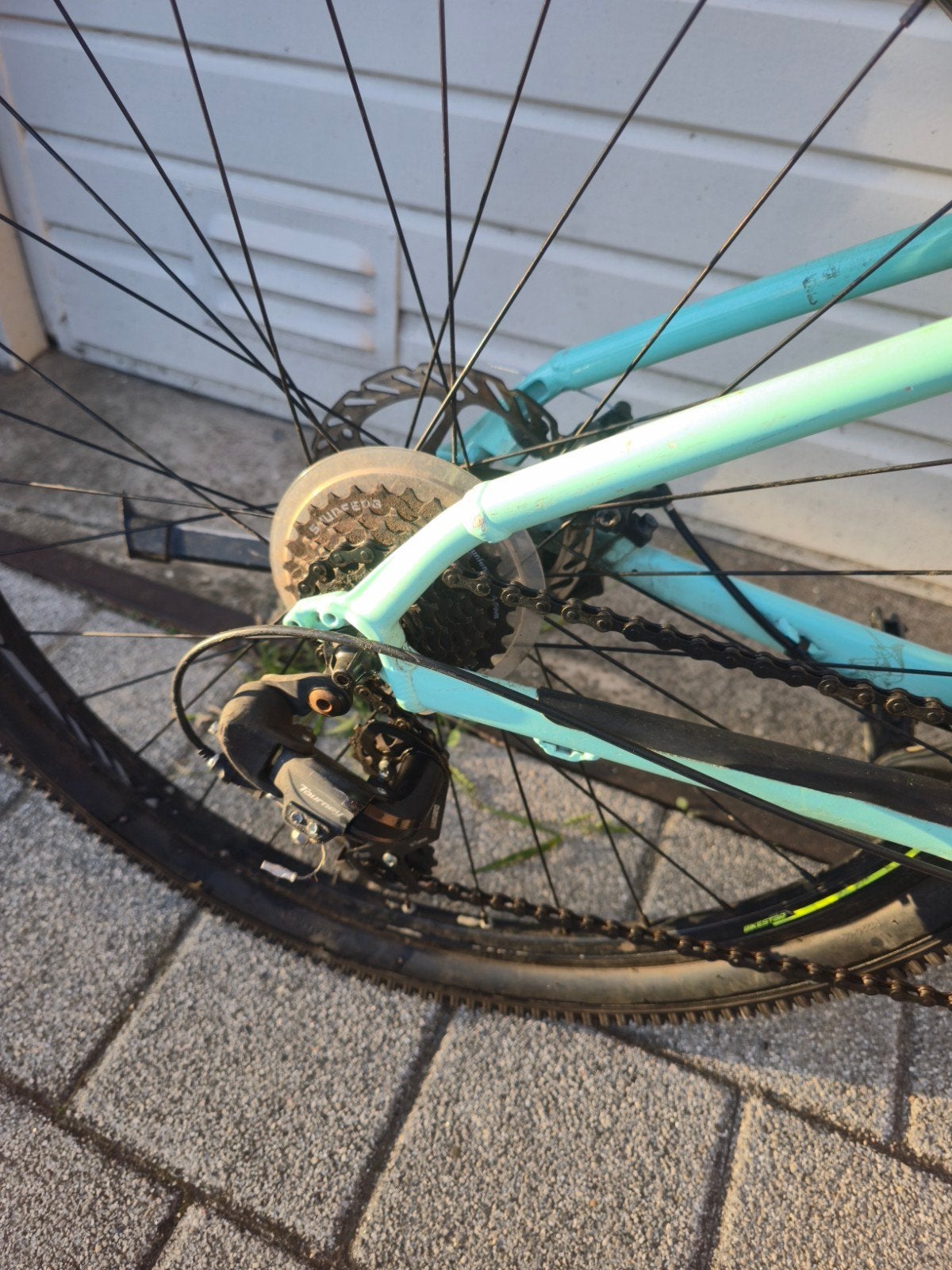 Foto 7 van Trek Marlin 4 Mountainbike - Zo goed als nieuw