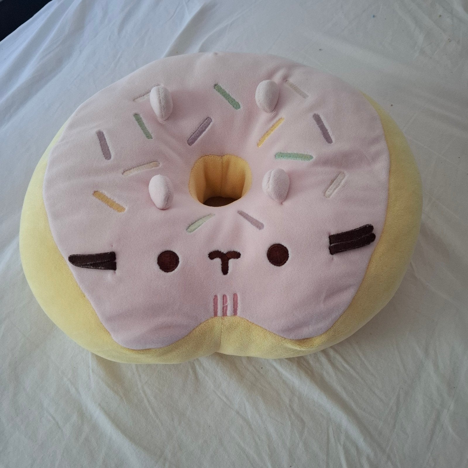 Pusheen/Squisheen Donut Kussen - Zacht en Speels, Overige merken, Overige karakters, Overige typen, Ophalen of Verzenden