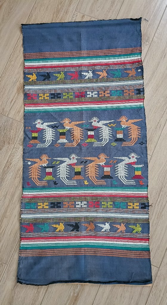 Geweven doek uit Guatemala met afbeelding quetzal, Antiek en Kunst, Overige herkomsten, Ophalen of Verzenden, Wanddecoratie, Textiel