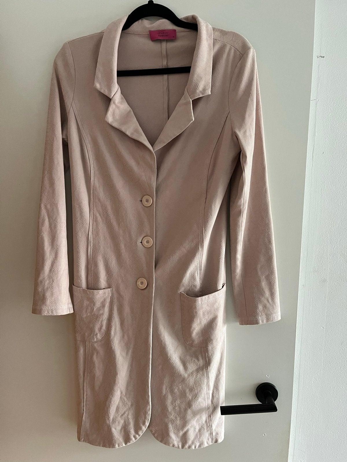 Studio Anneloes/blazer - Maat M, Maat 38/40 (M), Ophalen of Verzenden, Roze, Gedragen