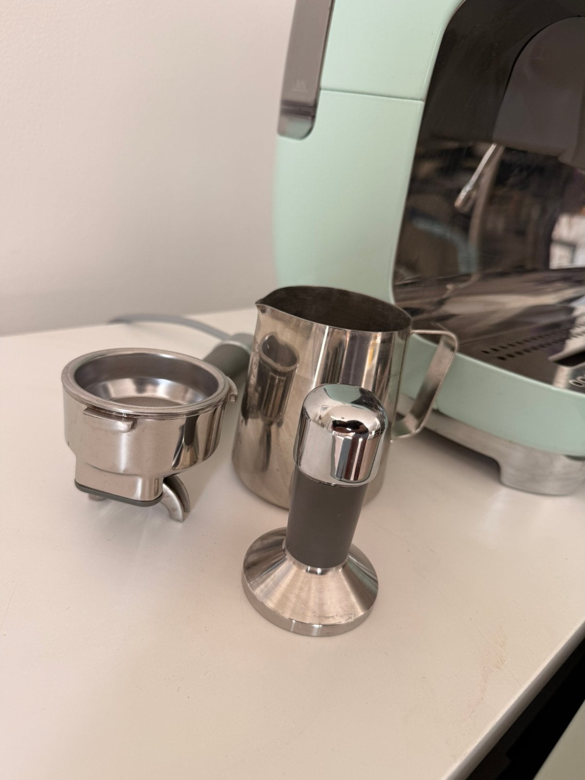 Foto 6 van Smeg EGF03PGEU espresso machine - mint green (used)