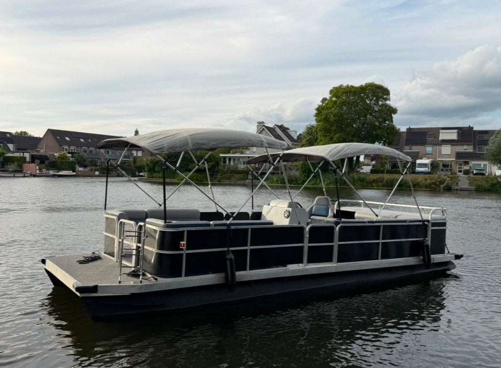 Amerikaanse pontonboot, Gebruikt, Buitenboordmotor, Aluminium, Ophalen of Verzenden
