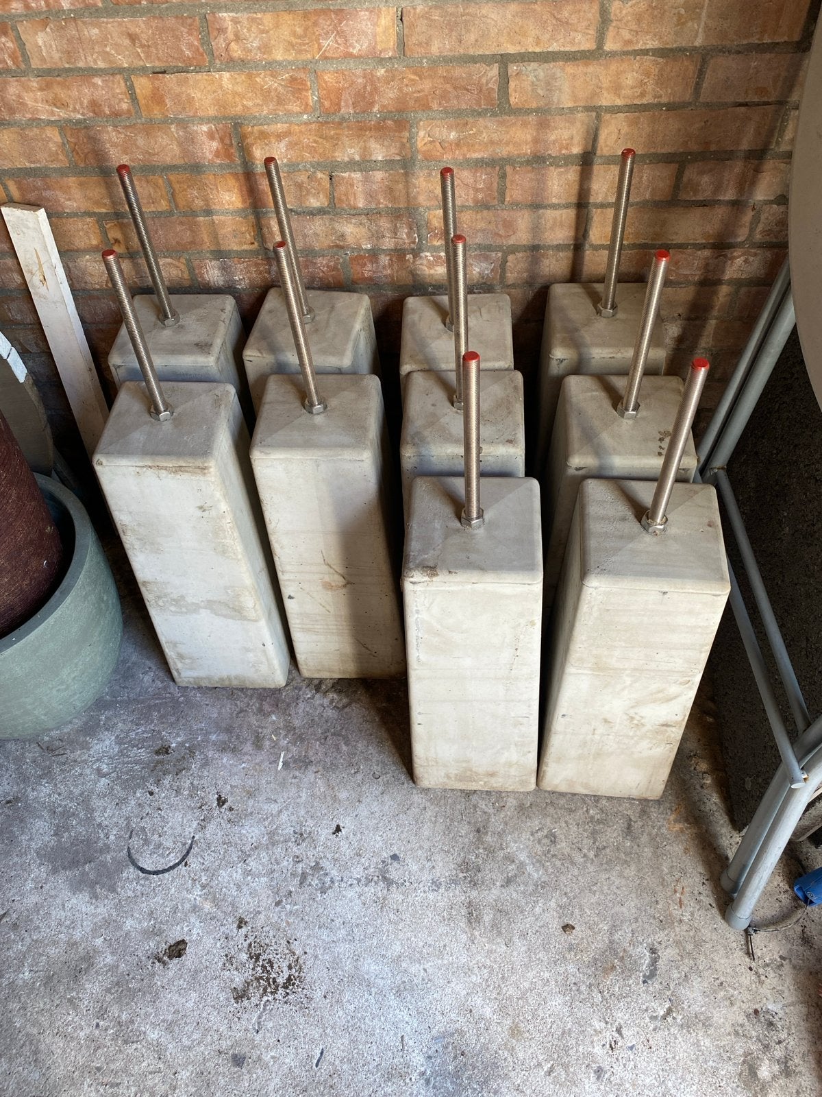 Betonpoer 18x18x50 cm met RVS M16 draadeind, Ophalen of Verzenden, Gebruikt
