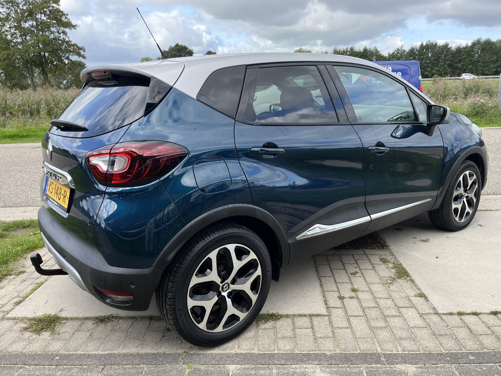 Renault Captur 0.9 TCe Intens / Dealer onderhouden / Trekhaa, Auto's, Gebruikt, Blauw, Origineel Nederlands, Handgeschakeld