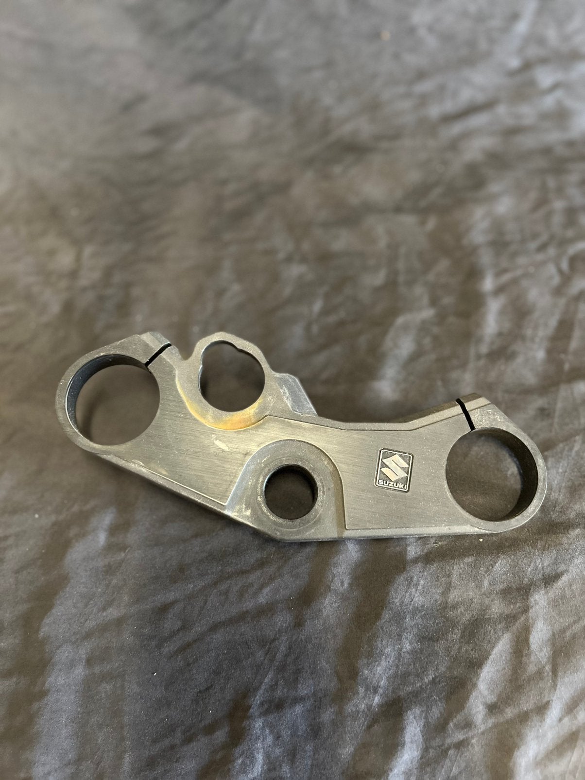 GSX-R 600 750 K6 K7 kroonplaat en stepjes, Ophalen of Verzenden, Gebruikt