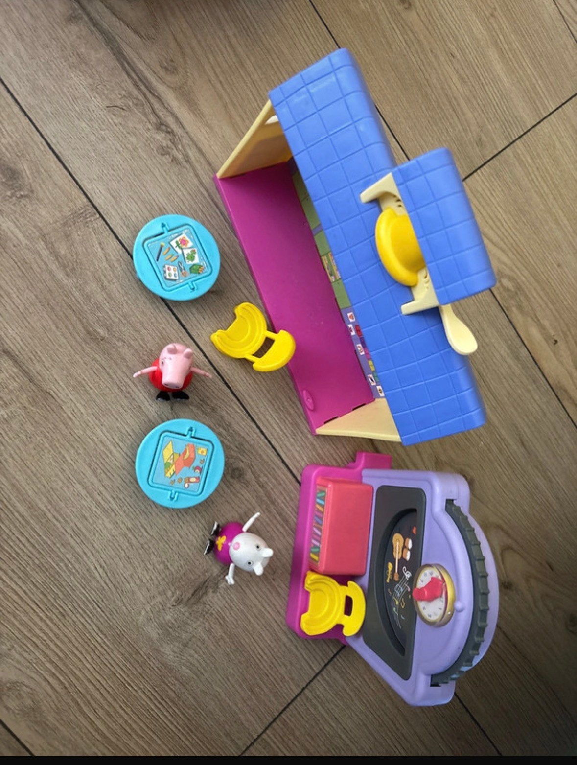 Peppa pig huisje en auto en figuren zoals foto, Ophalen of Verzenden, Zo goed als nieuw