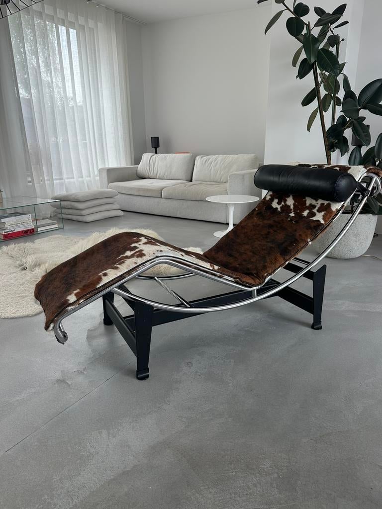 Originele Cassina LC4 Chaise Longue – Le Corbusier -Perriand, Huis en Inrichting, Ophalen, Zo goed als nieuw