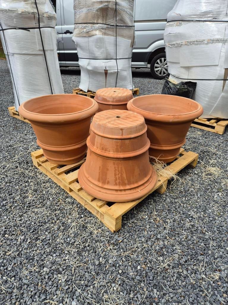 Italiaans Terra Cotta  potten Toscane terracotta bloempotten, Tuin en Terras, Bloempotten, Kamervoort 65 Angeren, Claassen Buitenbeleving