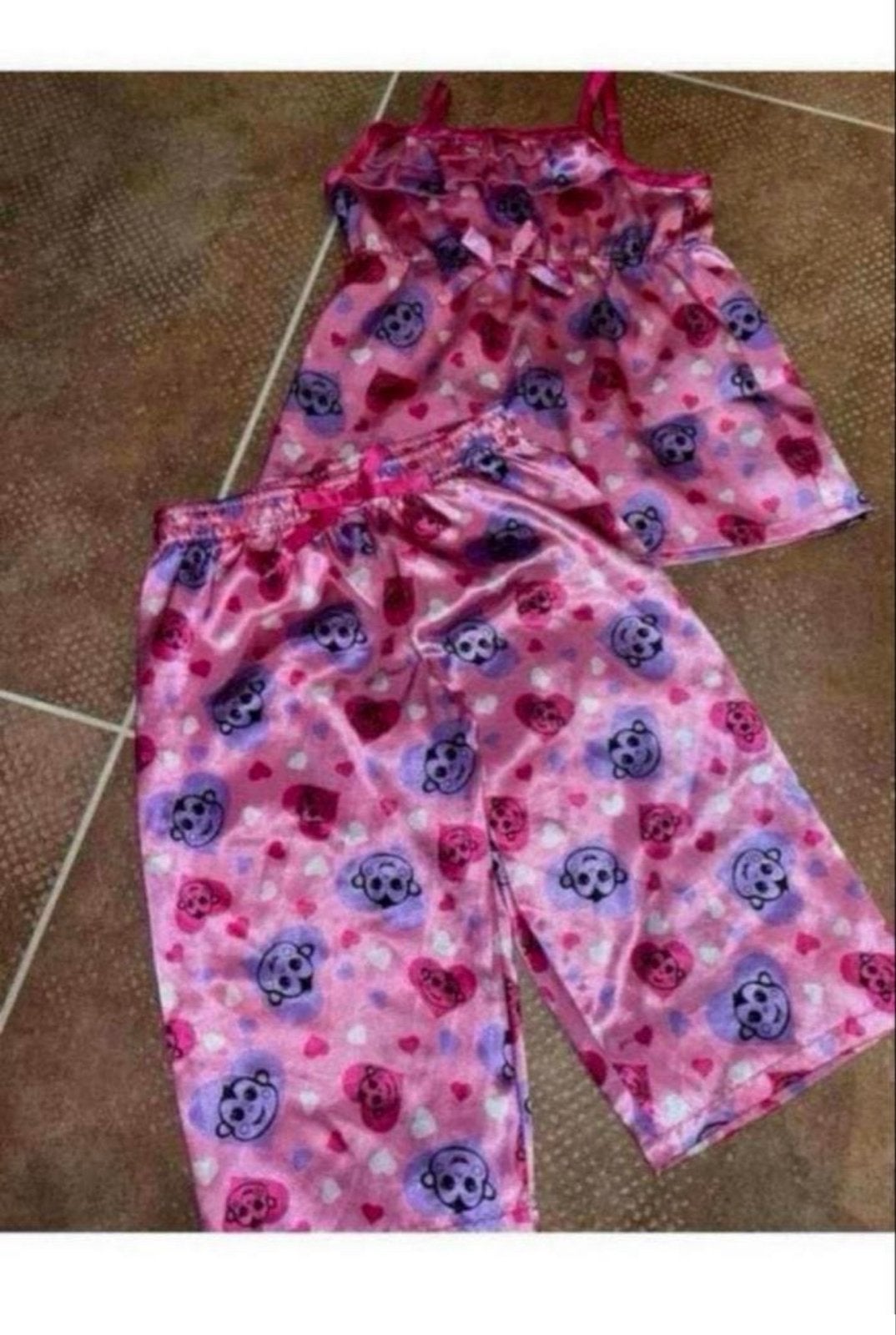 Roze satijnen pyjama met print, maat 110, Ophalen of Verzenden, Gebruikt, Maat 110