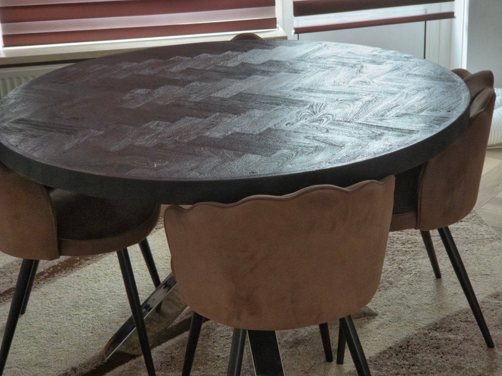 Ronde eettafel met salontafel. 6 stoelen., Overige houtsoorten, Gebruikt, Rond, Ophalen of Verzenden