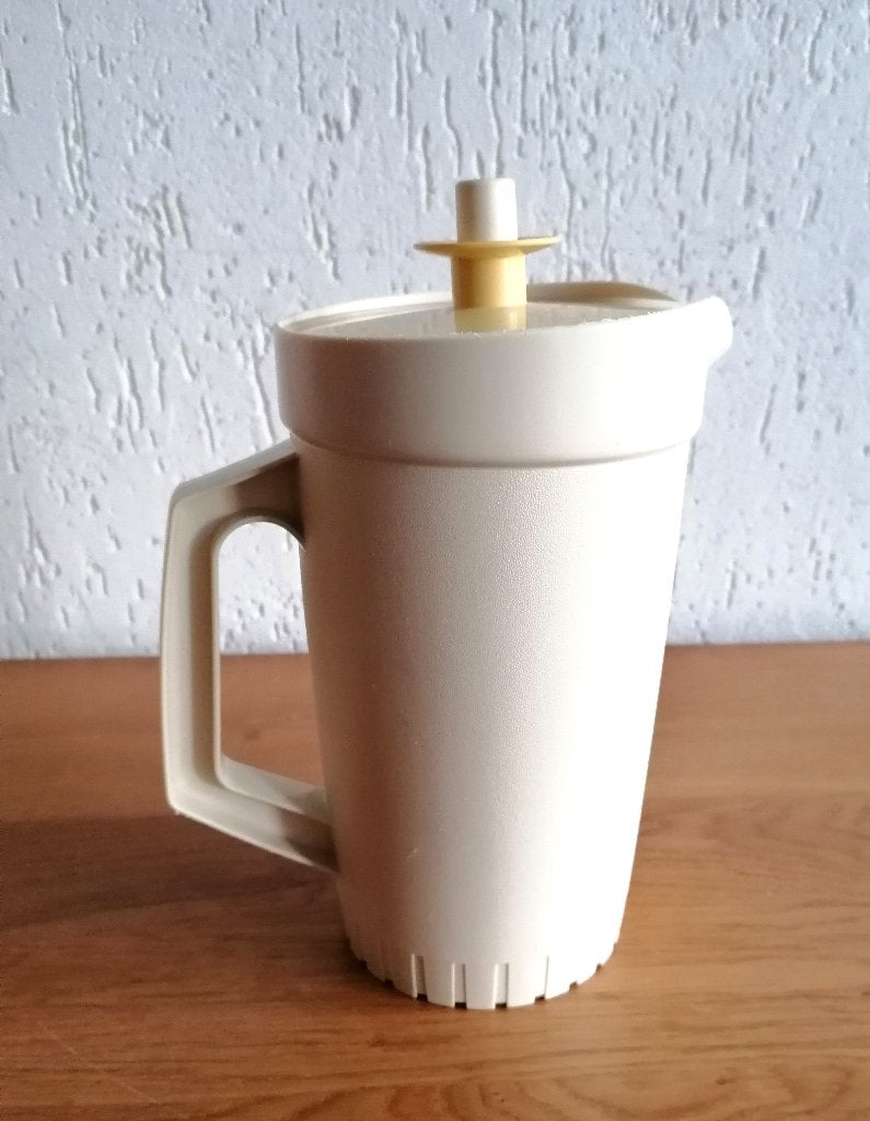 Vintage Tupperware water- / sapkan 1 liter € 9,00, Gebruikt, Beker of Kan, Ophalen of Verzenden, 1000 ml