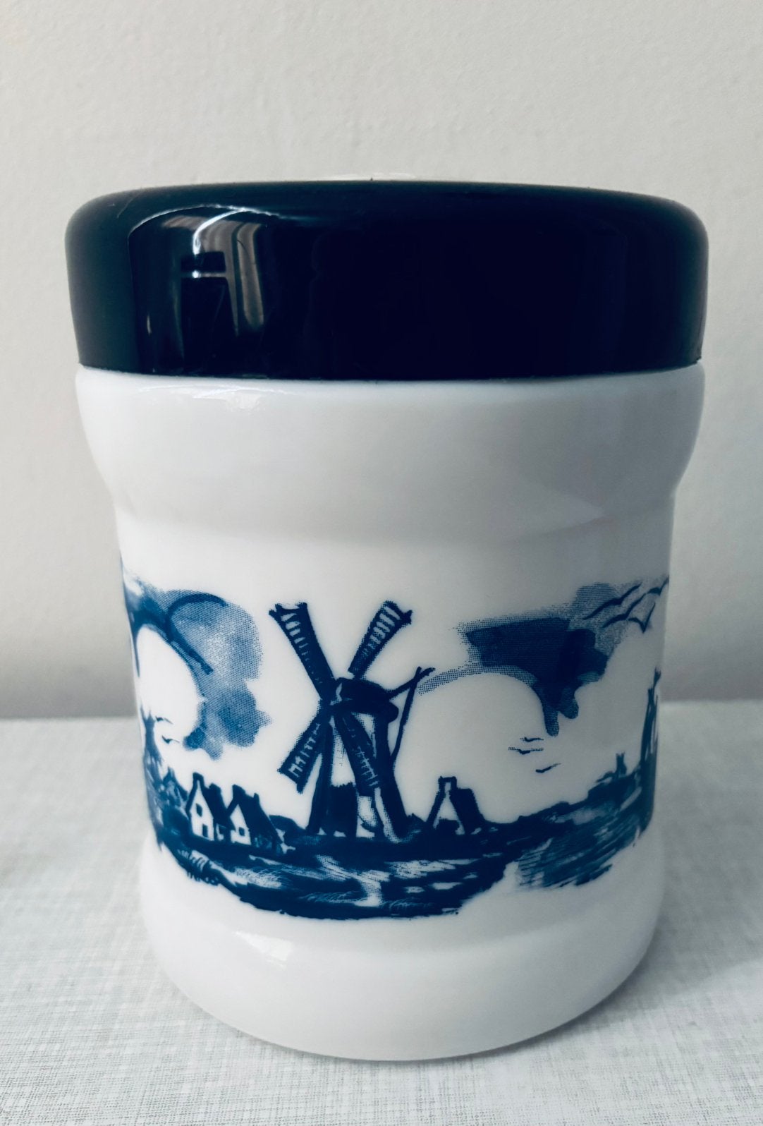 Vintage opaline (melkglas) voorraad- of tabakspot Delfts, Ophalen of Verzenden