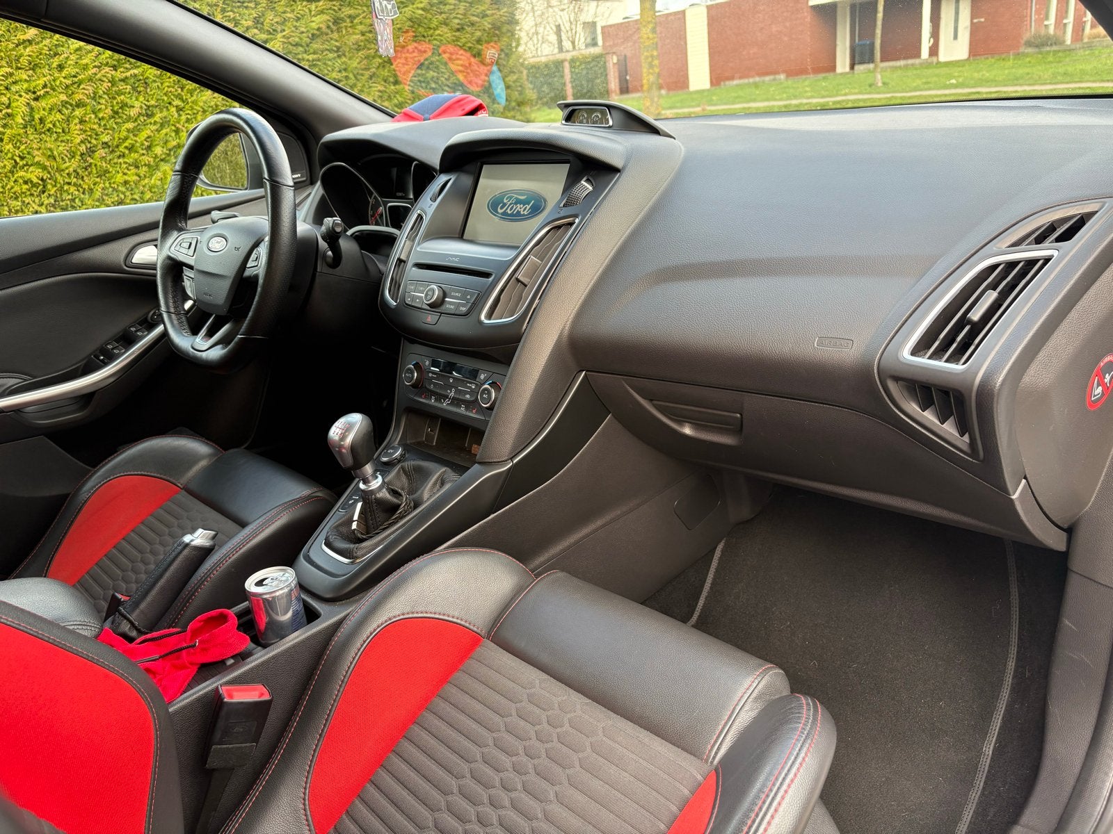 Ford Focus 2.0 Ecoboost 184KW Wagon 2015 Wit, 15 km/l, Zwart, 4 cilinders, 0 kg