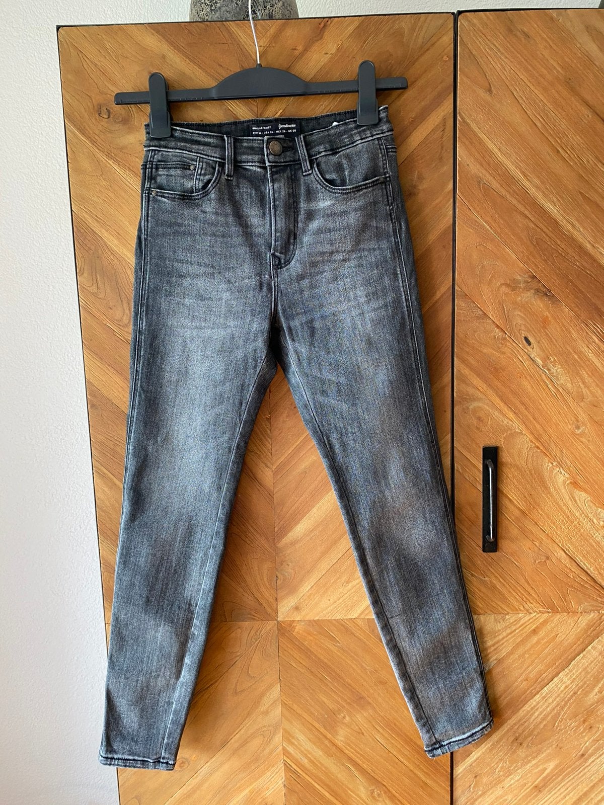 Mooie Jeans van Stradivarius. Maat 36, Kleding | Dames, Zwart, Ophalen of Verzenden, W28 - W29 (confectie 36), Stradivarius
