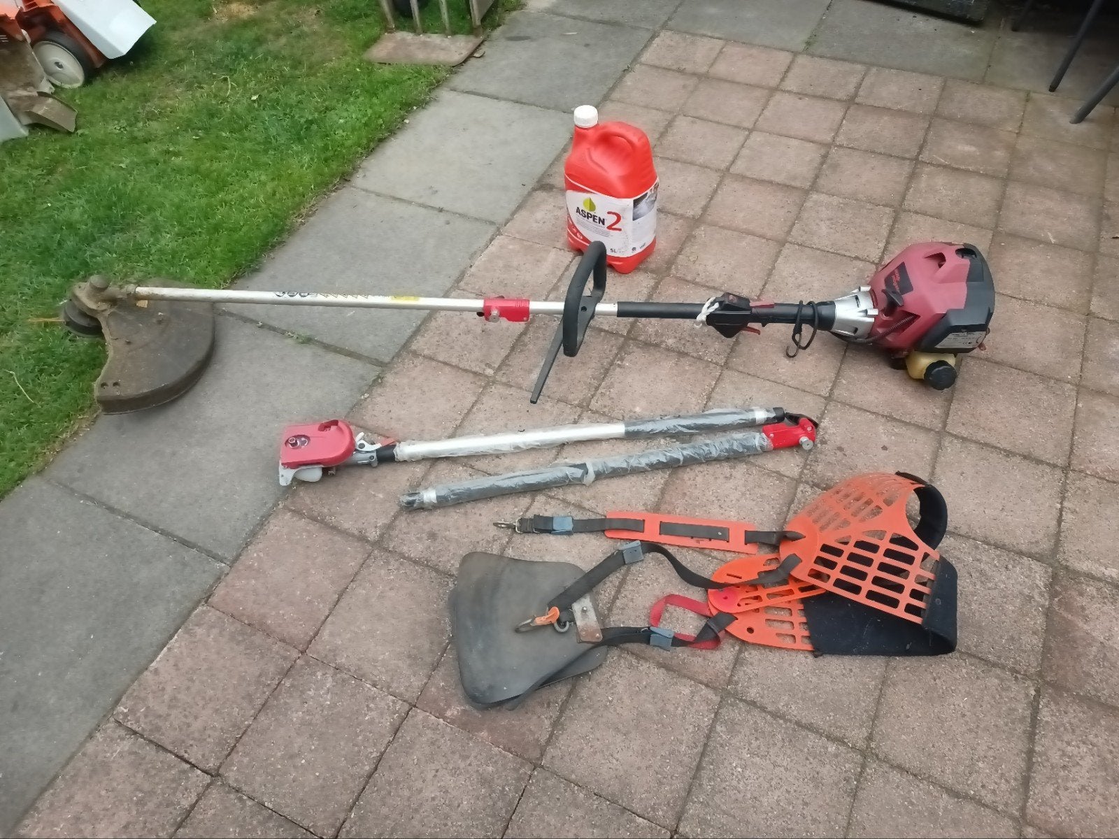 Bosmaaier kompleet zie foto s met harnas, Ophalen, Zo goed als nieuw, 10 tot 30 cm, Benzine