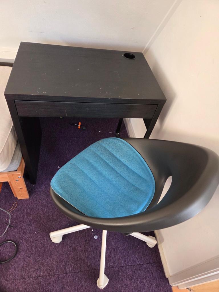 Ikea MICKE desk & Ikea LOBERGET chair, Huis en Inrichting, Bureaustoelen, Ophalen, Gebruikt, Zwart