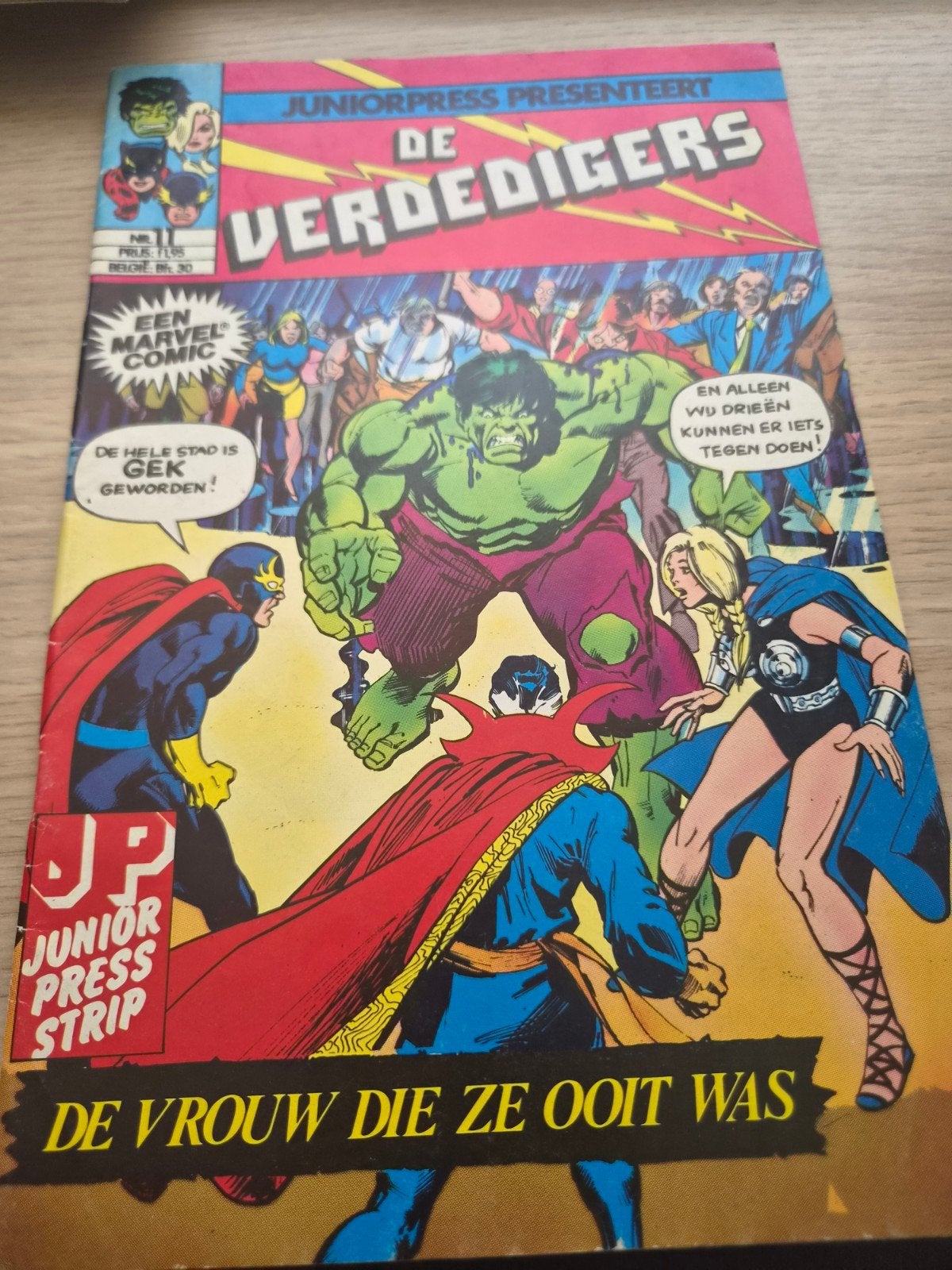 Juniorpress Presenteert De Verdedigers - Een Marvel Comic, Ophalen of Verzenden