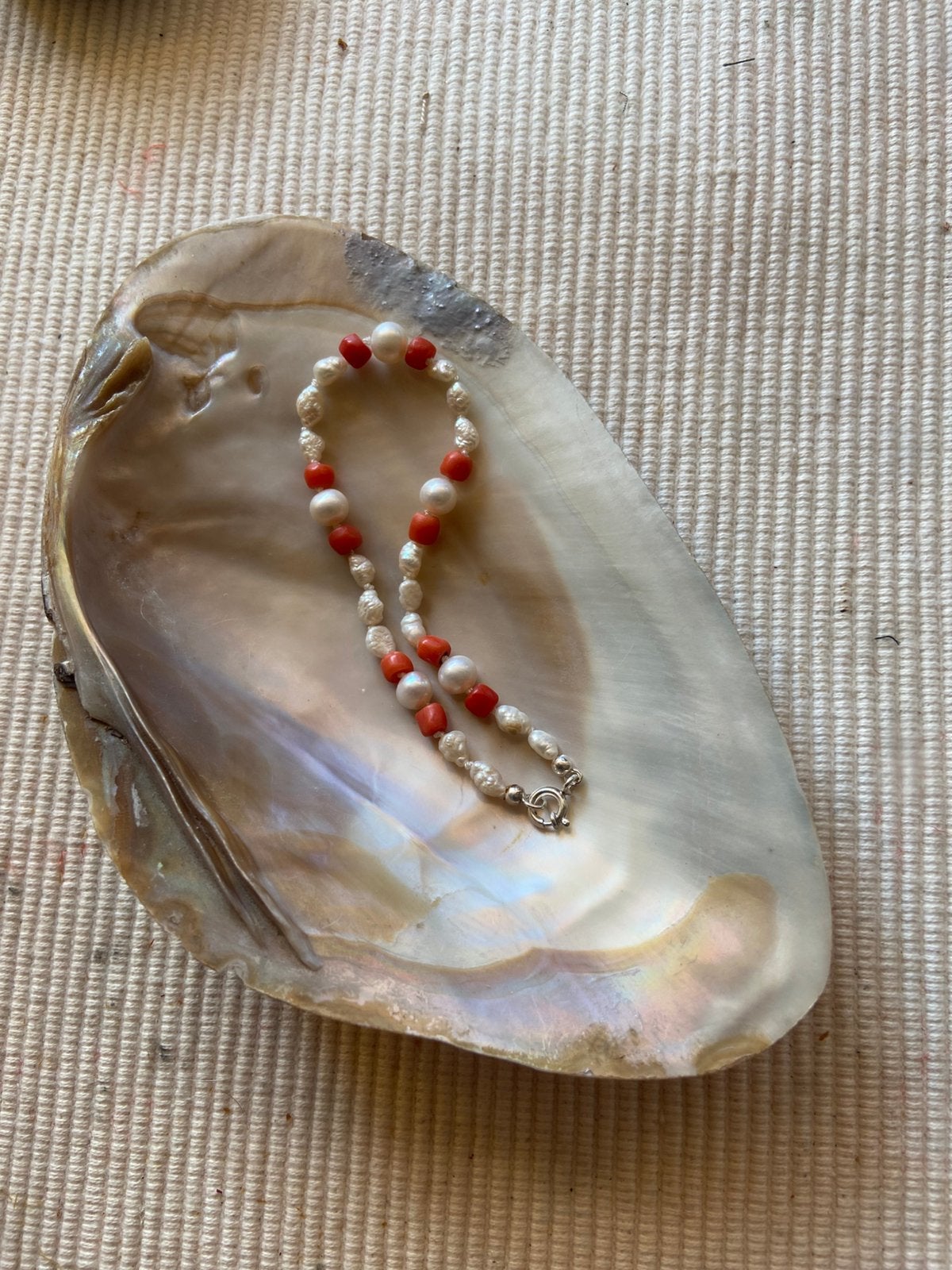 Armband biwa parels en bloedkoraal, Sieraden, Tassen en Uiterlijk, Ophalen of Verzenden, Zilver, Armband
