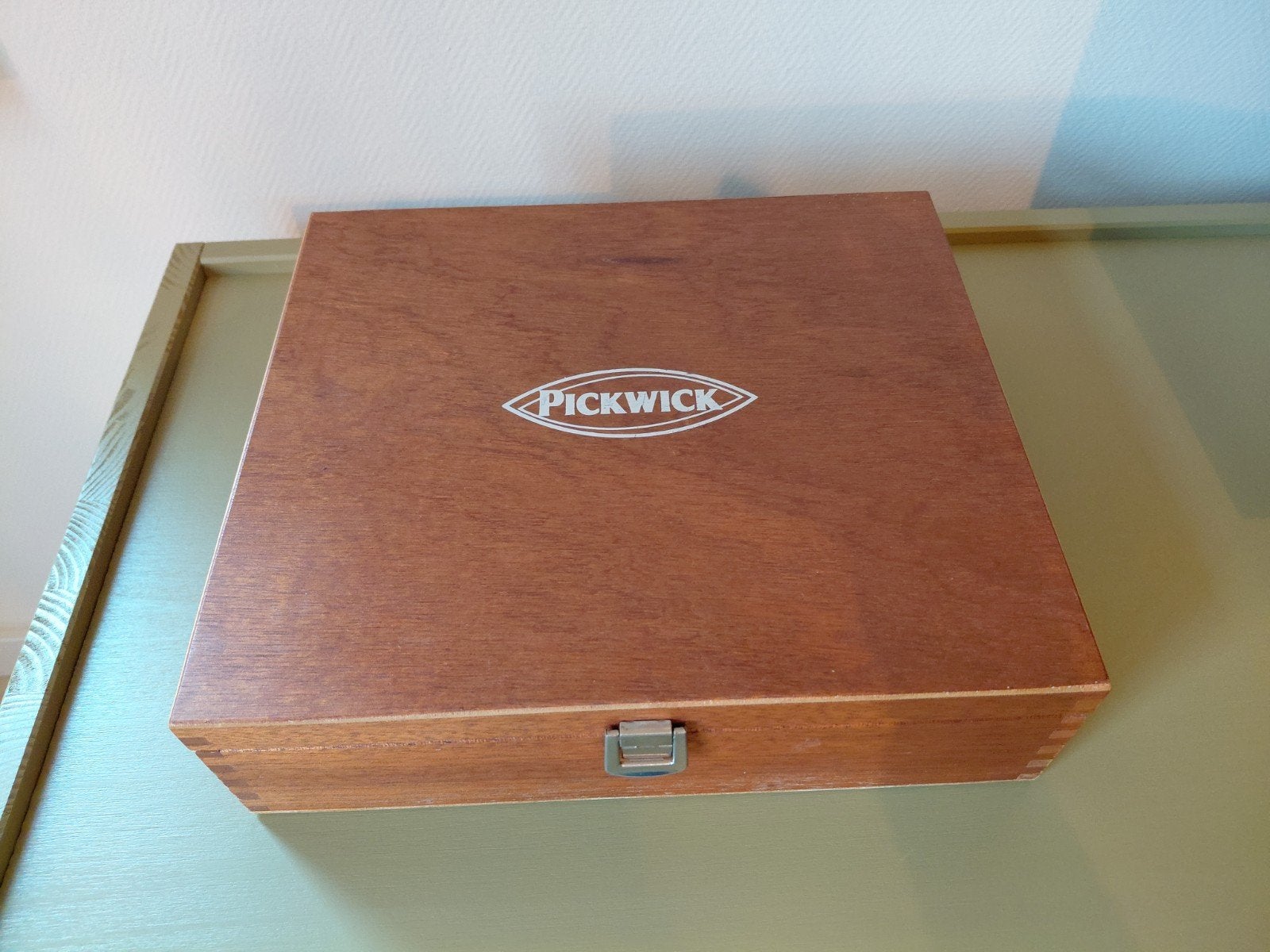 Pickwick theedoos, Ophalen of Verzenden, Gebruikt, Hout