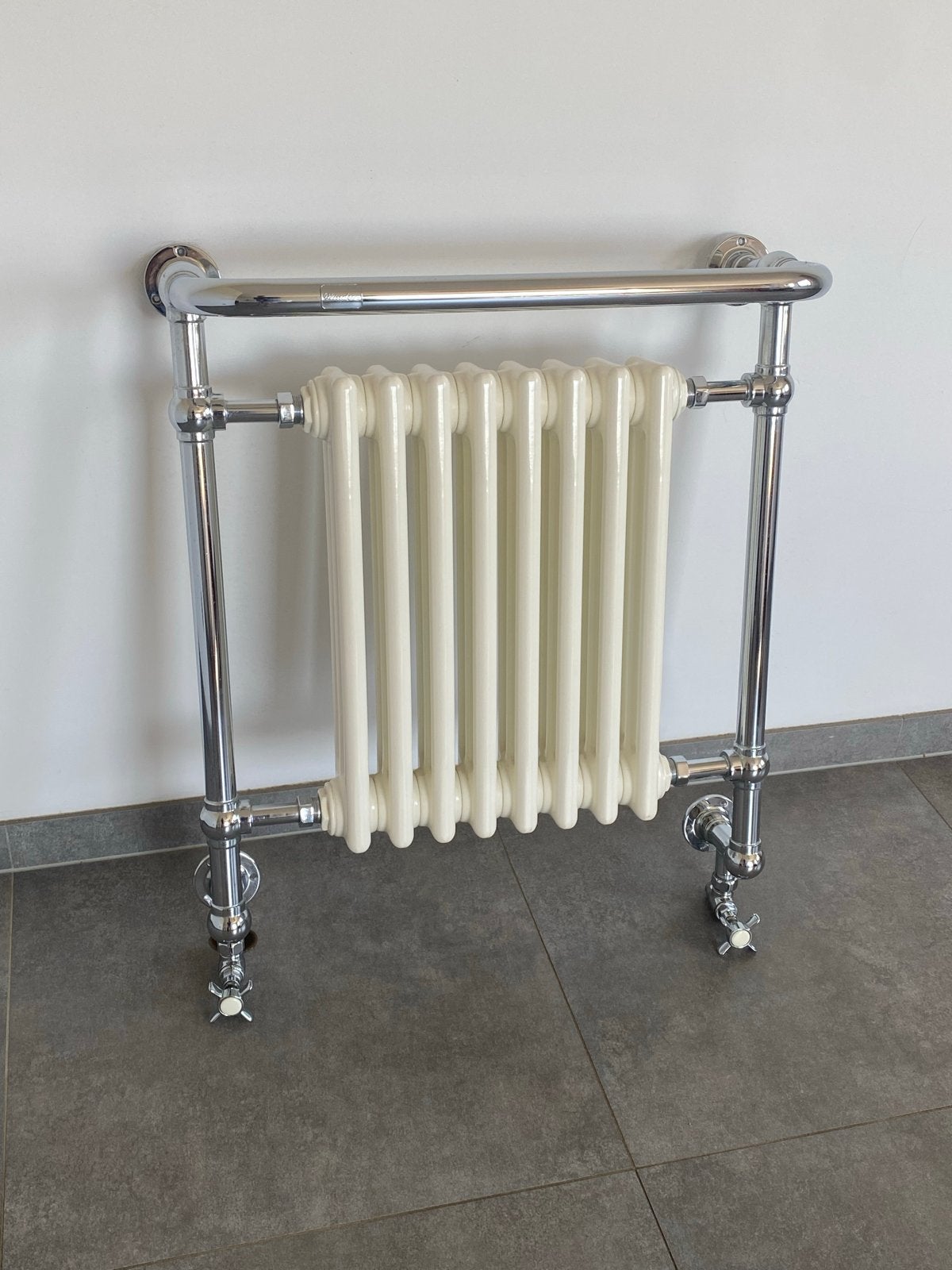 Windsor Radiator - Klassieke Handdoekradiator, Ophalen, Radiator, Minder dan 60 cm, Zo goed als nieuw
