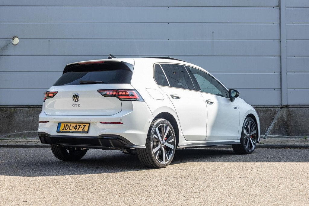 Volkswagen Golf GTE 1.5 eHybrid 272pk | Panoramadak | Trekha, 12 maanden, Stof, 1498 cc, 4 cilinders