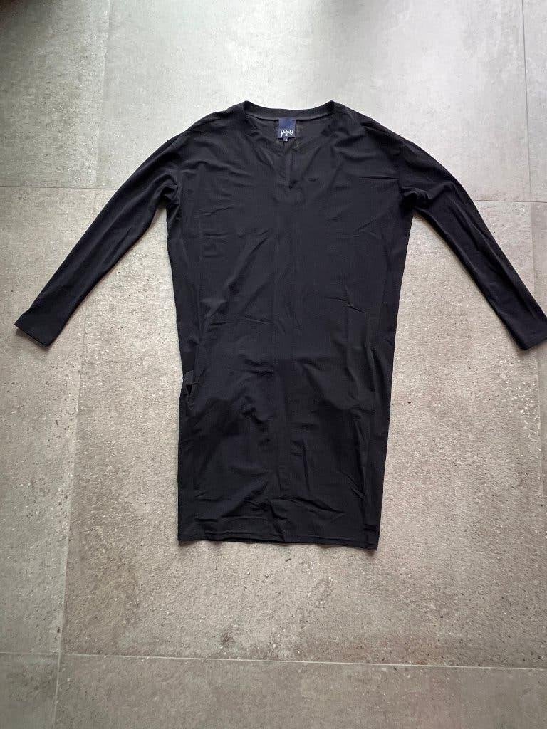 Japan TKY, zwarte dames jurk, travel stof, maat S, zgan, Kleding | Dames, Zwart, Ophalen of Verzenden, Zo goed als nieuw, Japan tky
