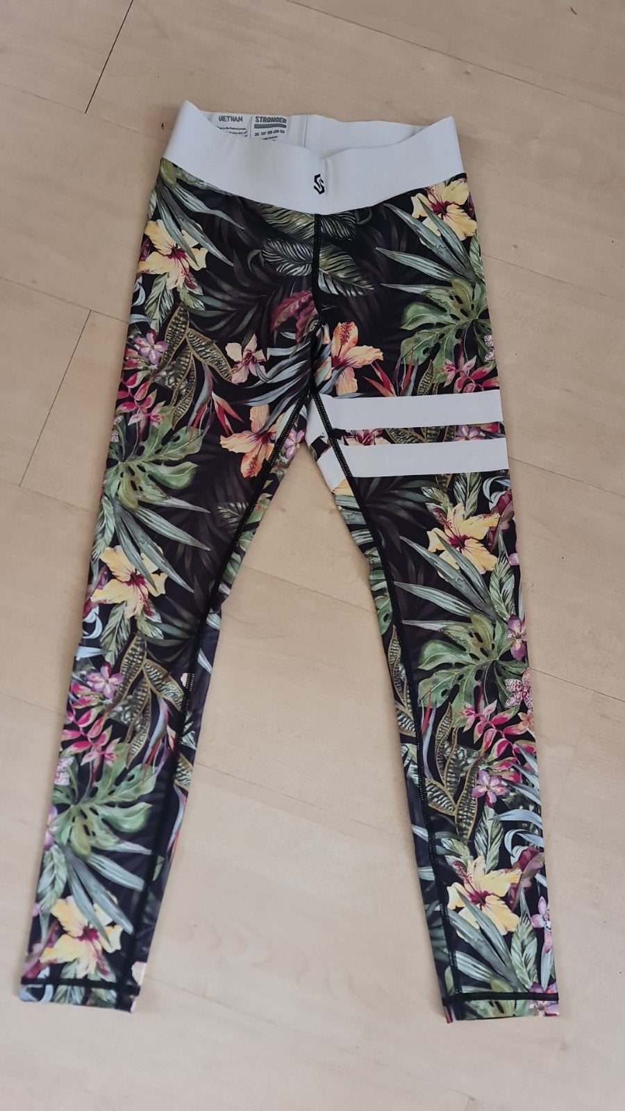Stronger "Vietnam" sportlegging - Maat S - Ongebruikt, Kleding | Dames, Sportkleding, Meerkleurig, Nieuw, Ophalen of Verzenden