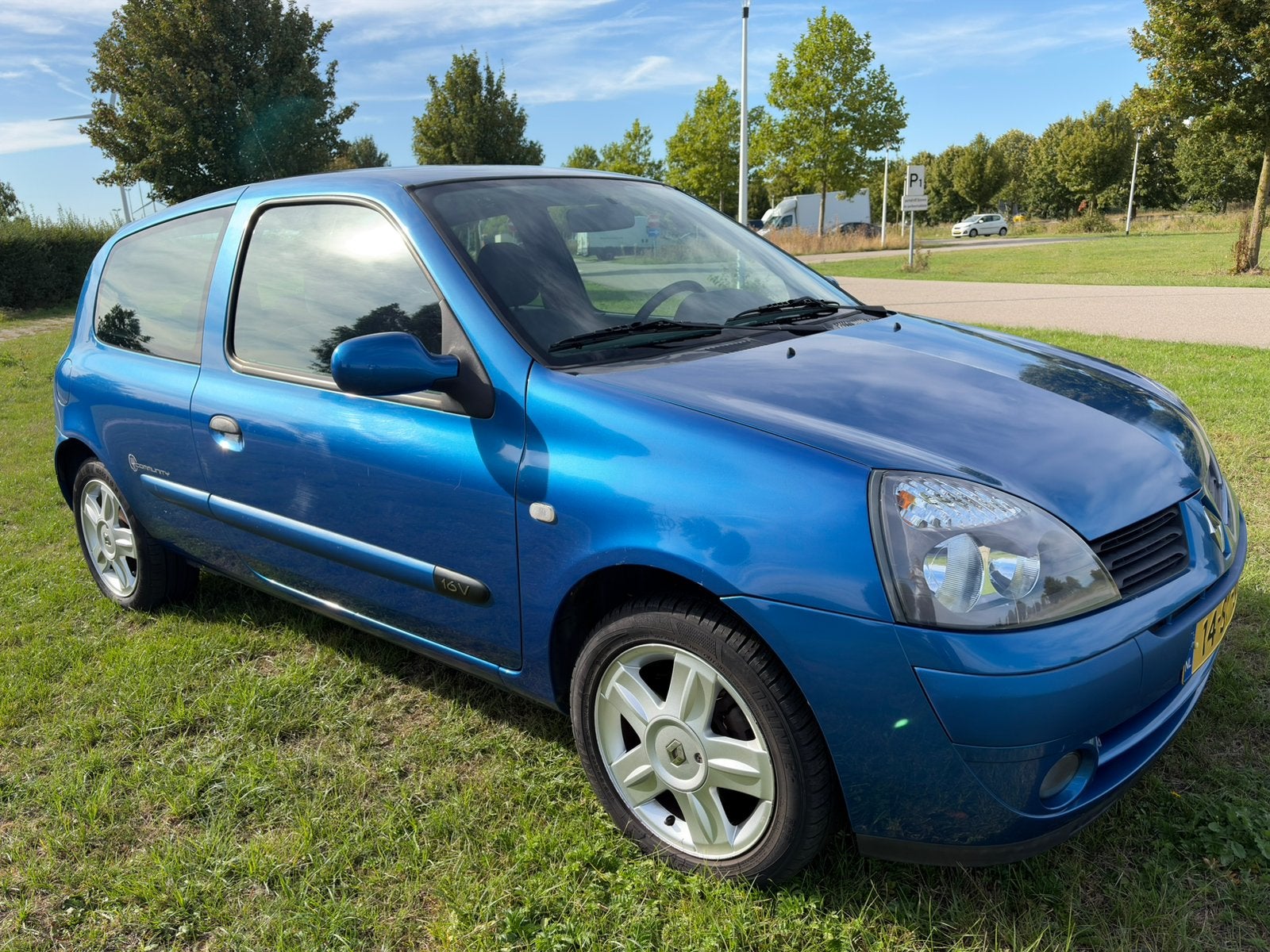 IN TOPSTAAT: Renault Clio 1.2 3-drs 2006, Airco, 88.757km!!, Auto's, Renault, Voorwielaandrijving, Stof, 31 €/maand, Blauw