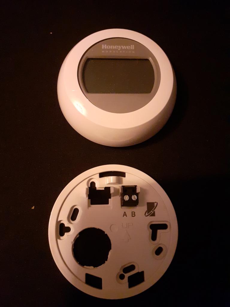 Honeywell, T40, kamerthermostaat,
modulerend., Ophalen, Gebruikt
